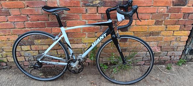 Used Giant Road Bike For Sale in Oxford