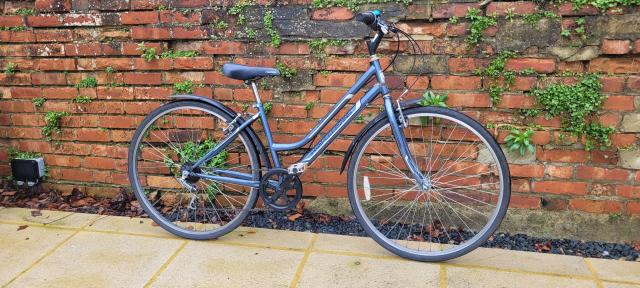 Used Professional  Hybrid Bike For Sale in Oxford