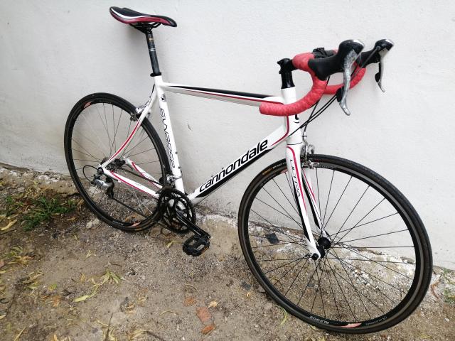 Used Cannondale Road Bike For Sale in Oxford